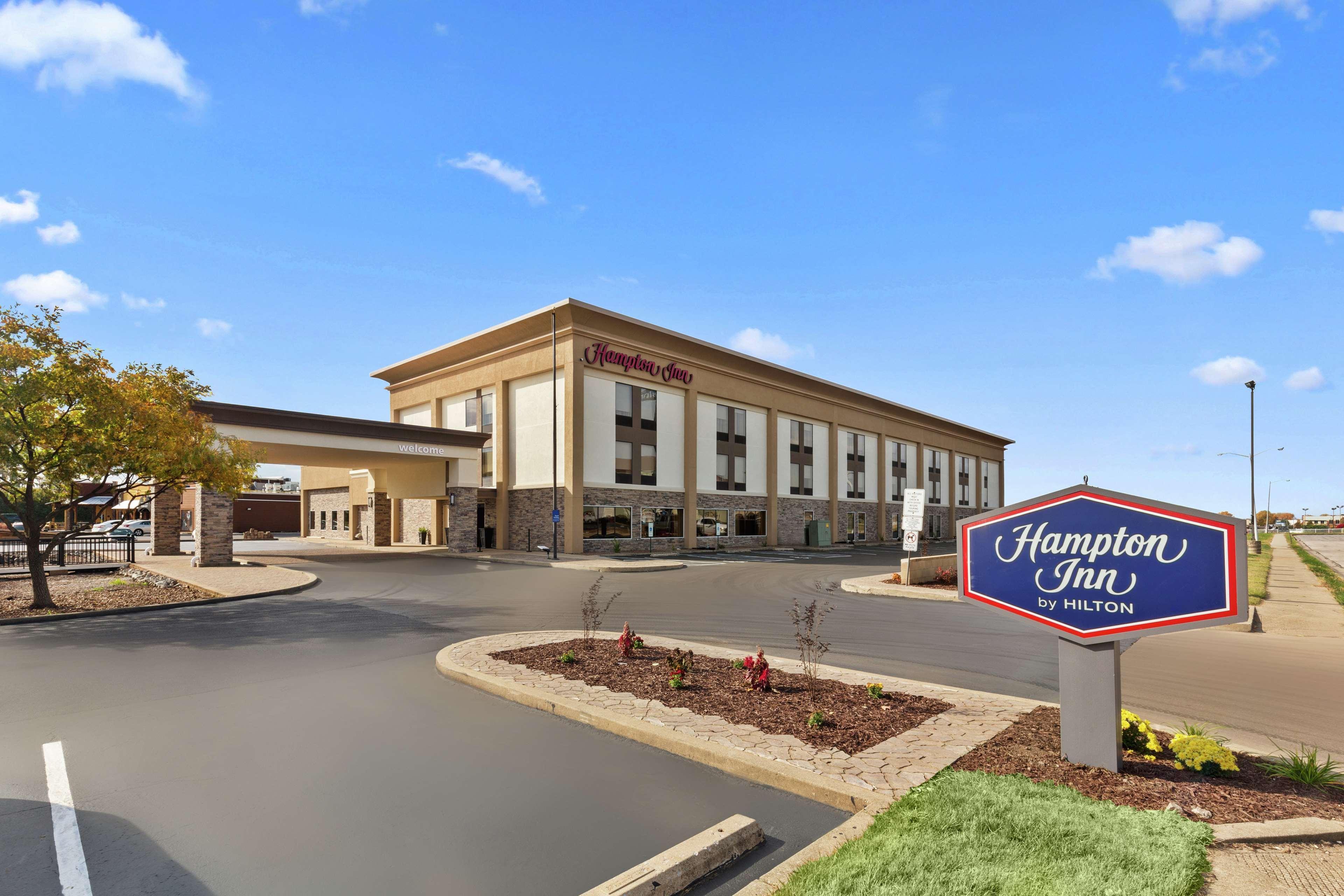 Hampton Inn St. Louis/Collinsville Exteriör bild