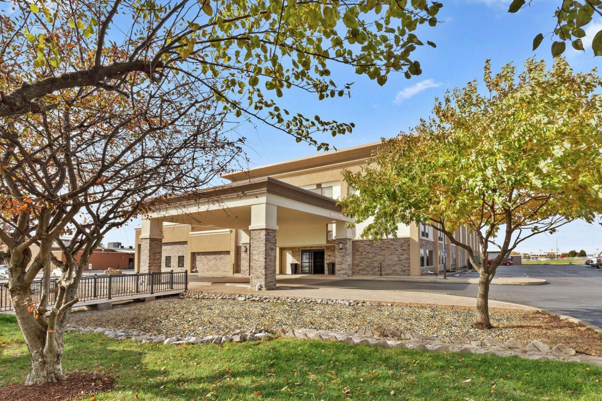 Hampton Inn St. Louis/Collinsville Exteriör bild